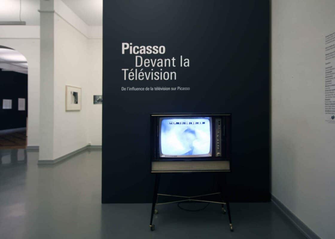 Picasso devant la télévision